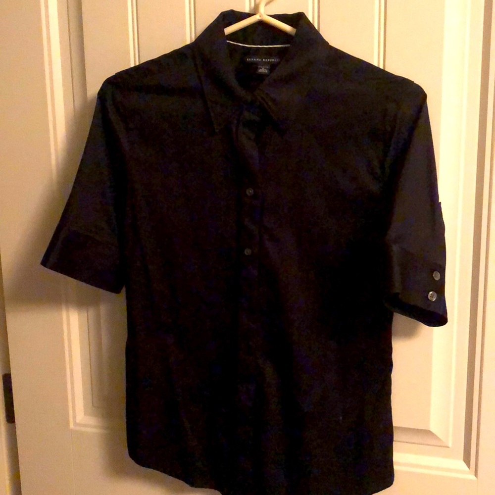 Banana republic size 4 black short sleeve blouse. Worn once.